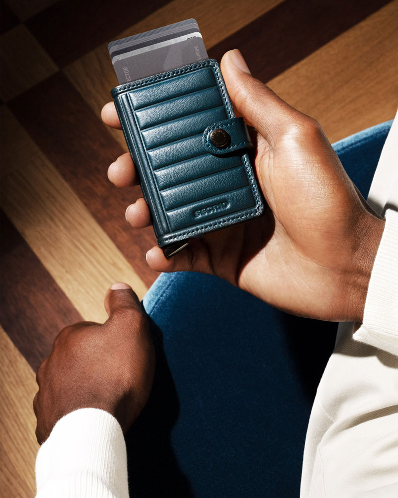 미니월렛+ 엠보스 라인 틸 ↗︎