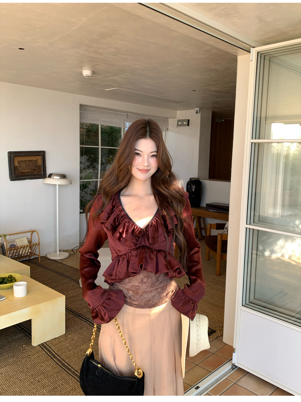 French vintage acid lotus leaf edge V-neck shirt : 니에 nieh