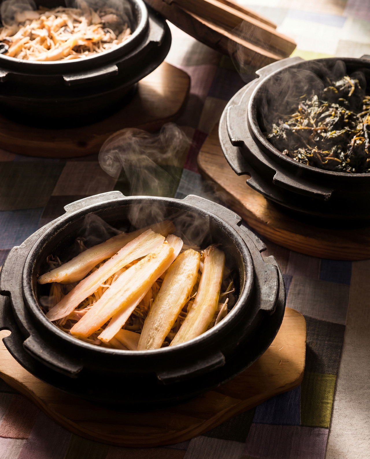 <span style="line-height: 160%">뜨끈한 솥밥에 담은<br>제철의 풍미</span>