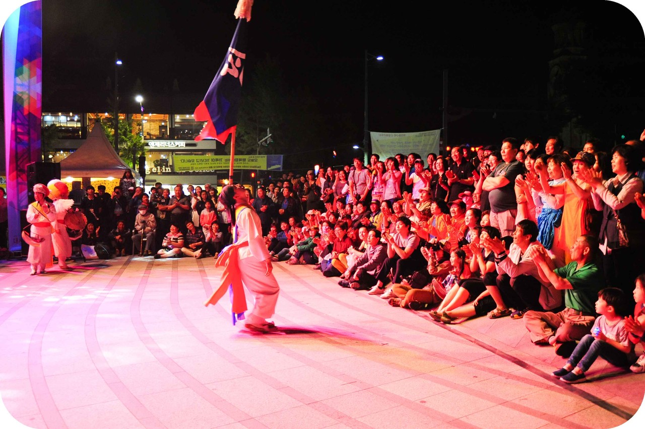 전주한옥마을 전주대사습놀이 폐막식 초청공연 합굿마을 연희공연 기접 관객 호응 현장