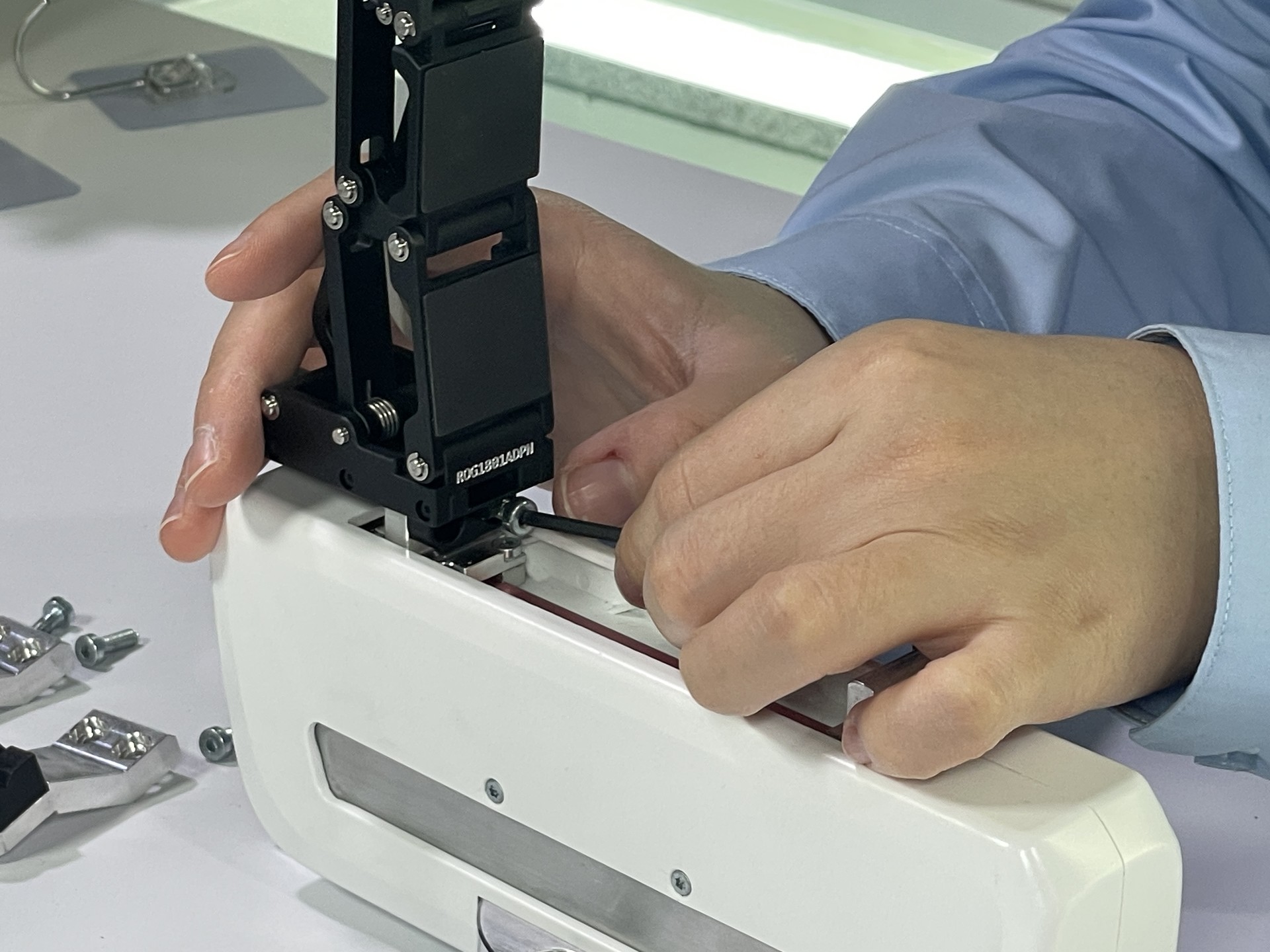 Omega module, Omega 80 — 기계적 지능 로봇 그리퍼 | March Bionics