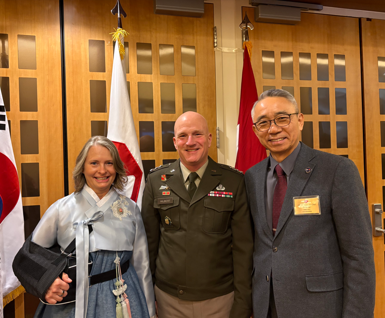 미8군 신년 리셉션 참석 (1.30, 가운데 미8군사령관 힐버트 미 육군중장)