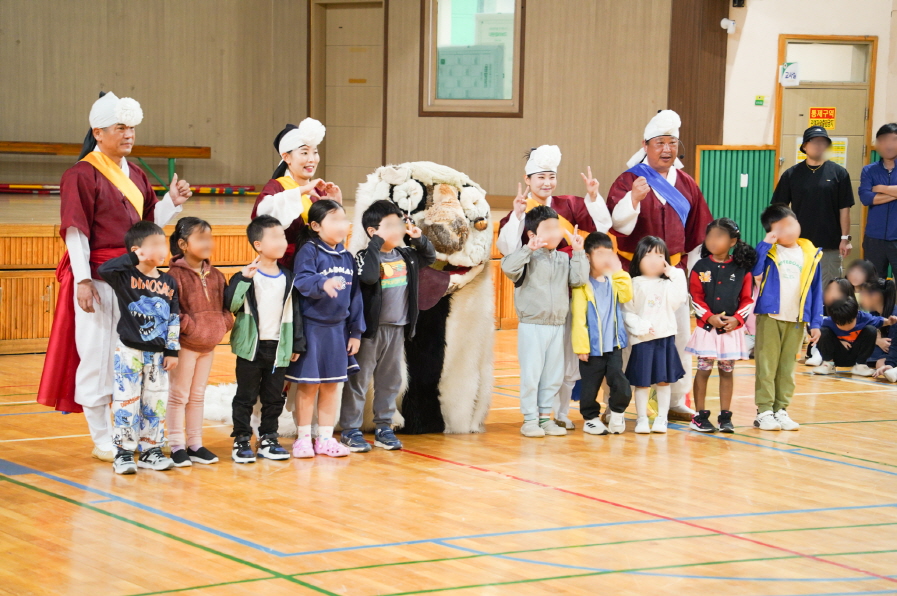 고양 내유초 병설유치원 풍물마당놀이 해피 전통공연 단체사진