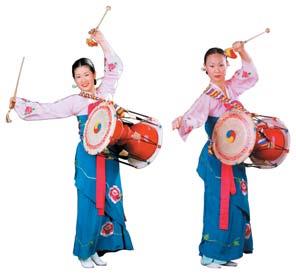 <font size=2>장구 춤(드럼 댄스)<br>Janggo chum (danse du tambour)