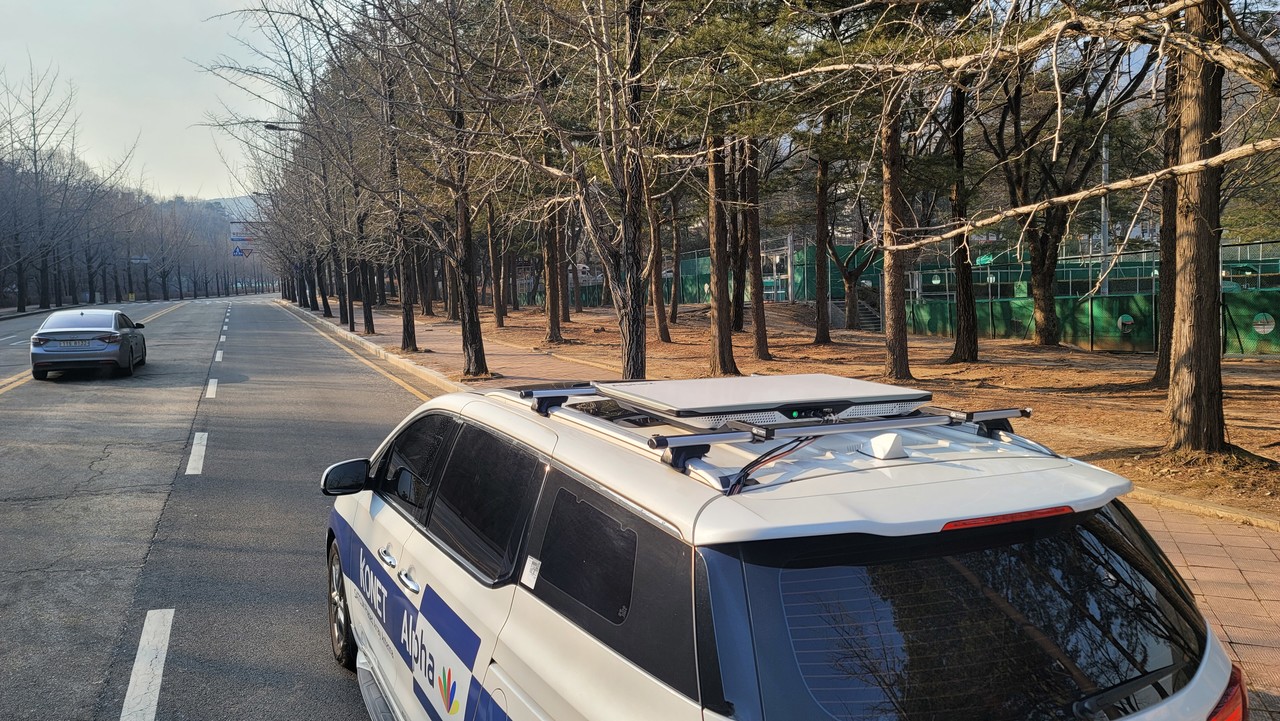 <p class="soln_tit">차량  OTM 안테나 솔루션</p>