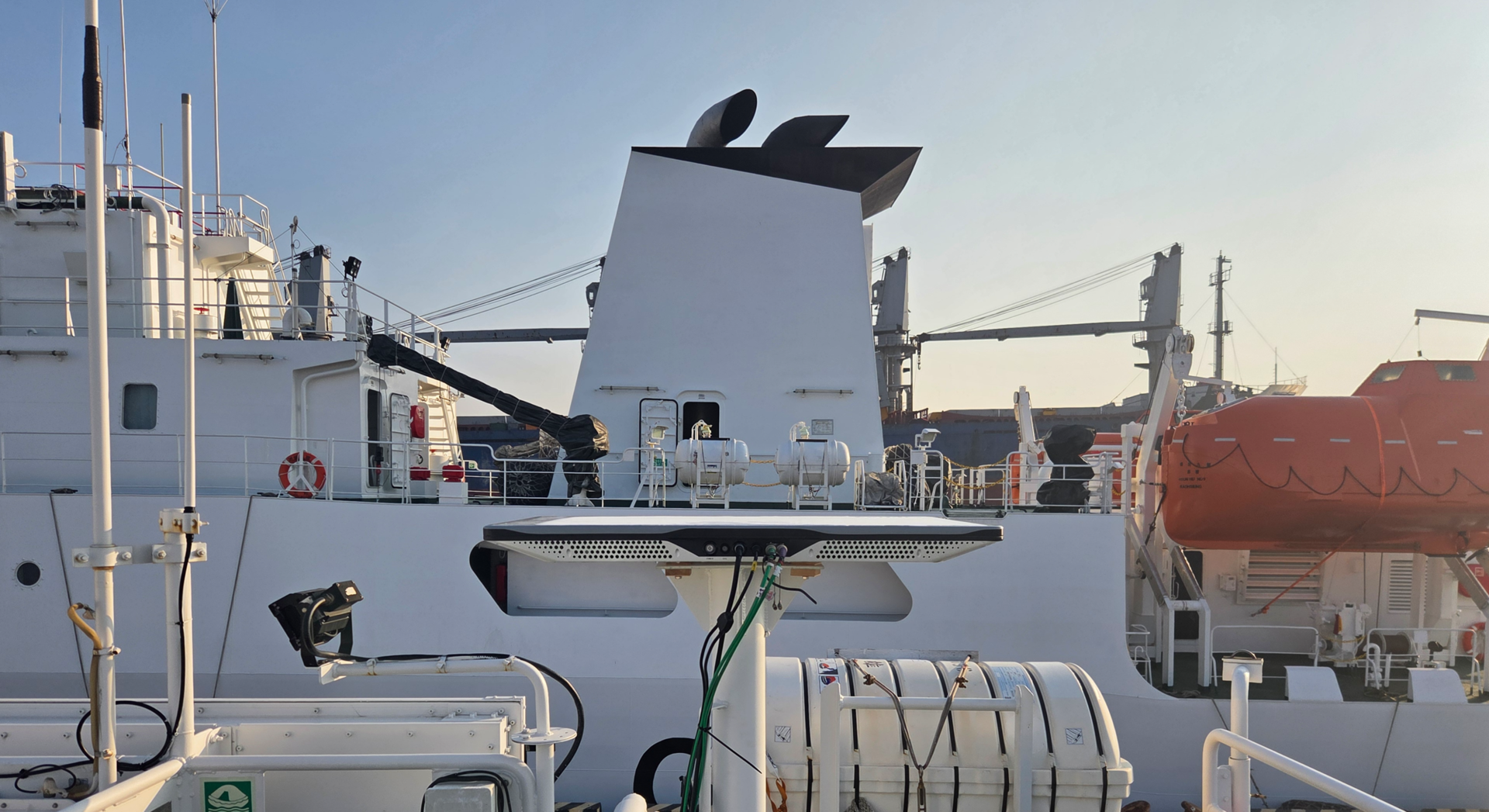 <b>Alpha2 ESA 안테나</b><br>