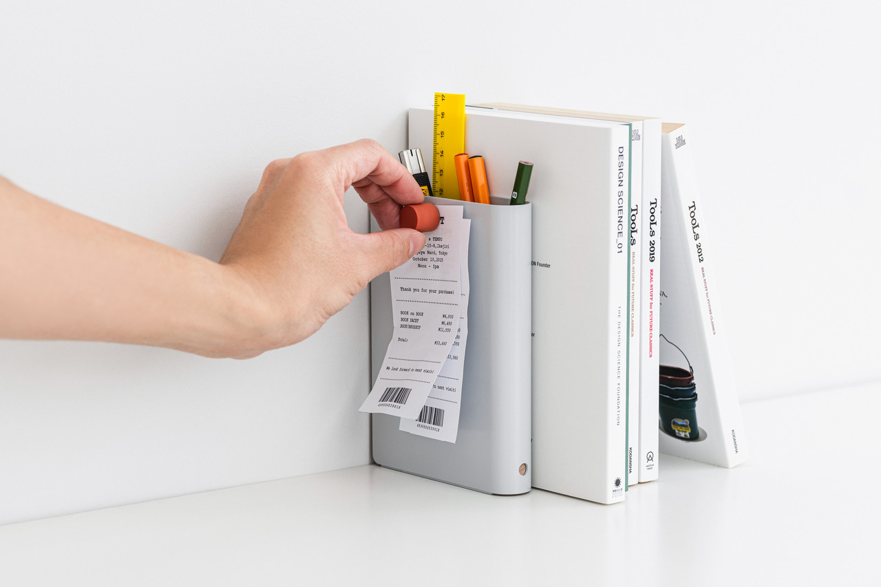 <span style="   line-height: 1em;   font-size: 18px;   letter-spacing: 0.5px;   border: 1px solid white;   margin-bottom: 10px;   padding: 10px;   display: inline-block; ">Work Edition</span><br>NEW IN<br>TOOL BOOK <svg xmlns="http://www.w3.org/2000/svg" fill="none" stroke="white" stroke-width="1" viewBox="0 0 24 24"   style="width: 35px; height: 35px; margin-left: 8px; vertical-align: middle;">   <path d="M5 12h14M13 6l6 6-6 6"/> </svg>