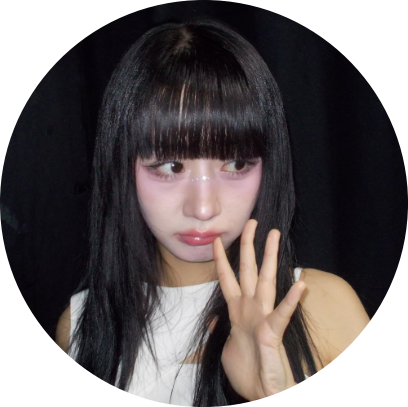 <b>JI HEE</b>