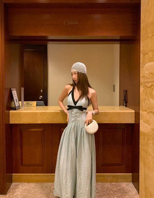 Discover a wardrobe that embodies understated <p>luxury where minimalism meets femininity, <p> and style meets ease.