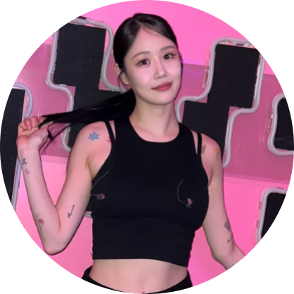 <b>SI HYUN</b>