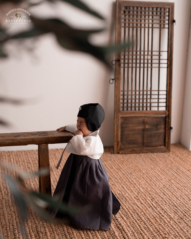 <p style="text-align:left; font-size:16px; margin-top:20px;"> SEODANG<br><span style="color:#666;">- 1th brithday</span></p>