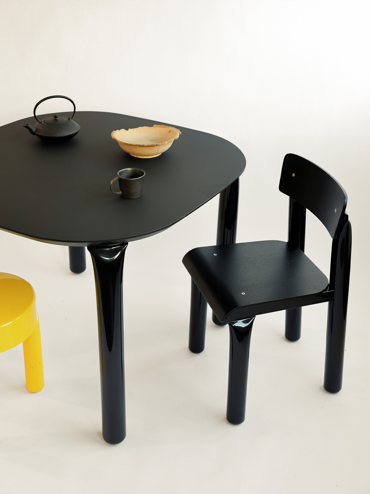 PRESSURA DINING CHAIR & TABLE