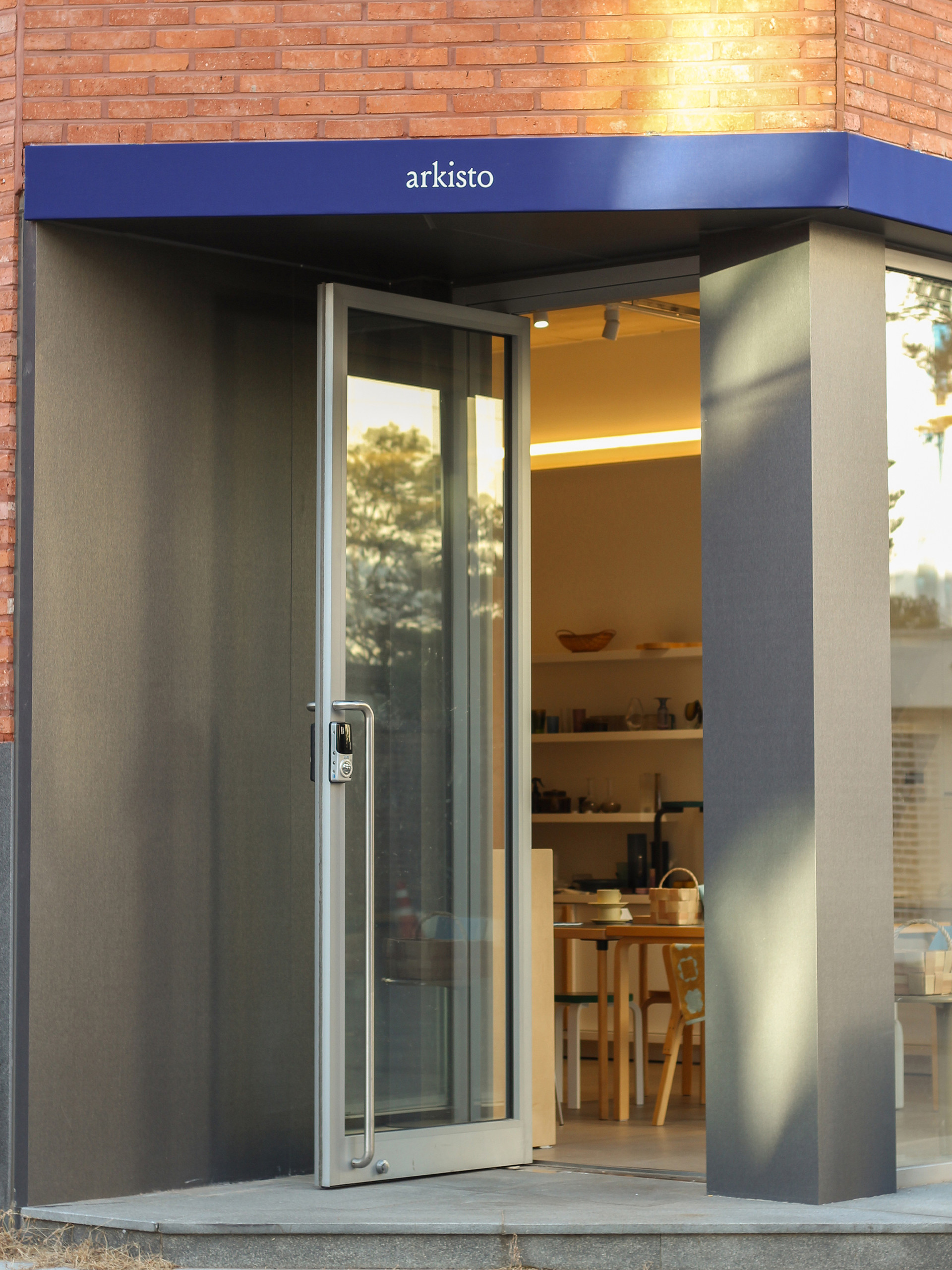 RETAIL SPACE DESIGN FOR ARKISTO