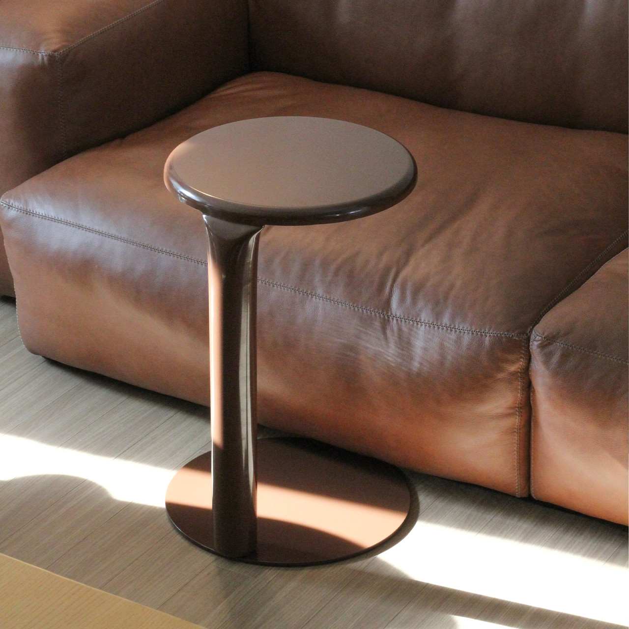 PRESSURA SIDE TABLE
