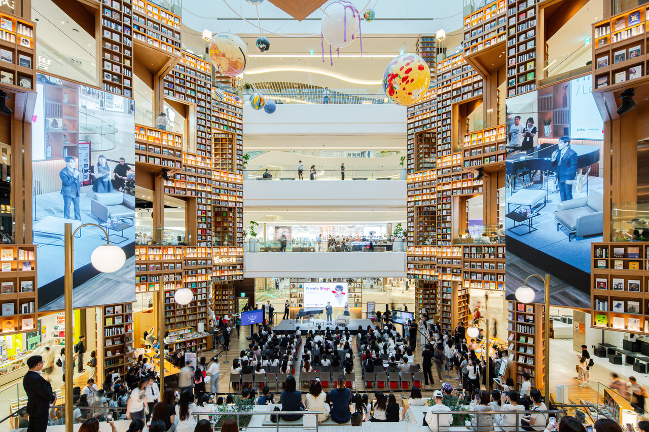 Leferi × LeoJ (Pop-up event)