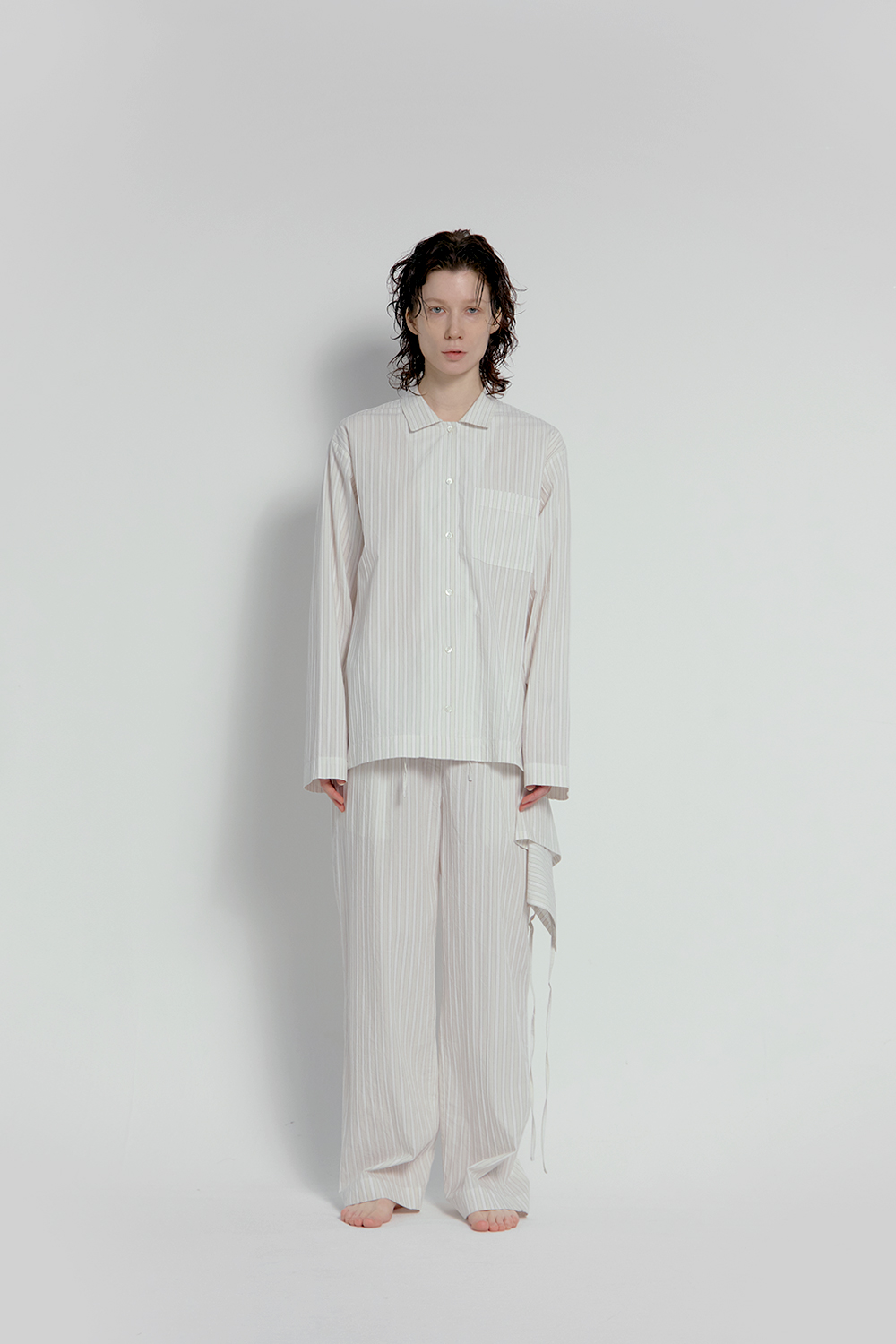 100% Cotton Pajamas with Apron<br><div class="main-02-kr-title";>코튼 에이프런 파자마</div>