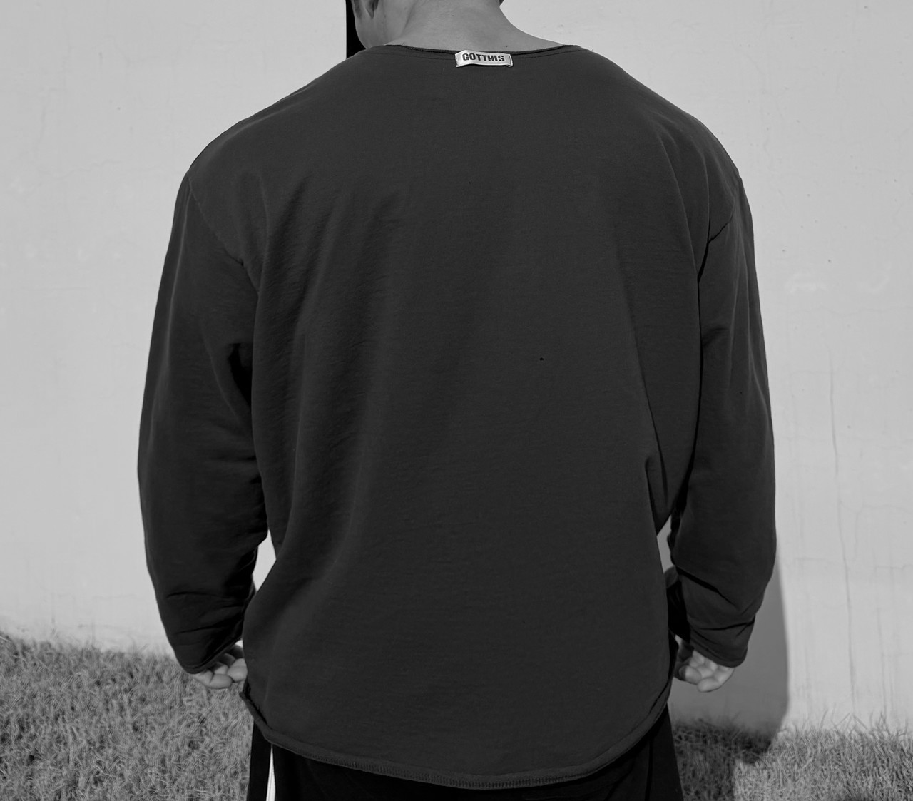 Cut-off Neck Oversized- T