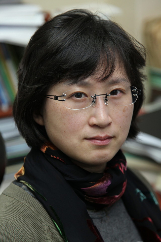 <strong style="font-size: 16px">장여경</strong> <br/> <span style="font-size: 12px">정보인권연구소 상임이사 </span>