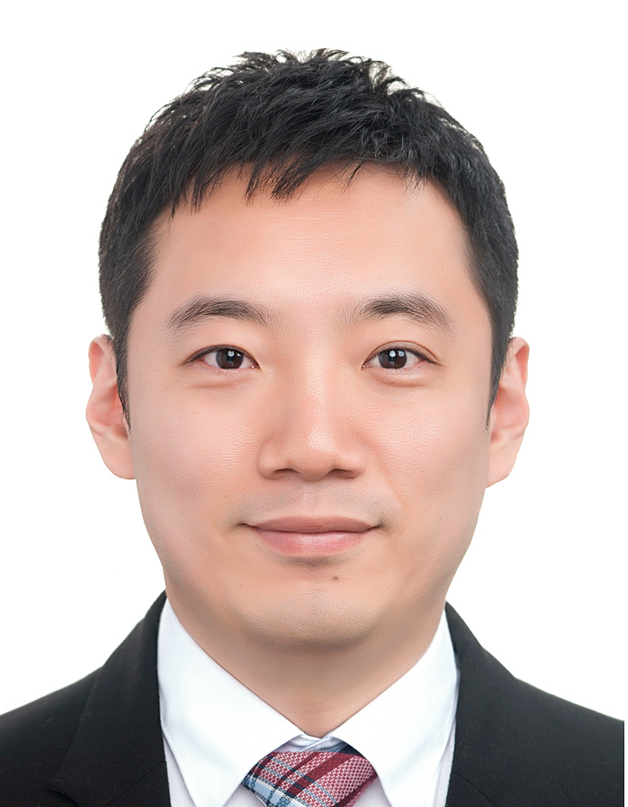조필근 부목사