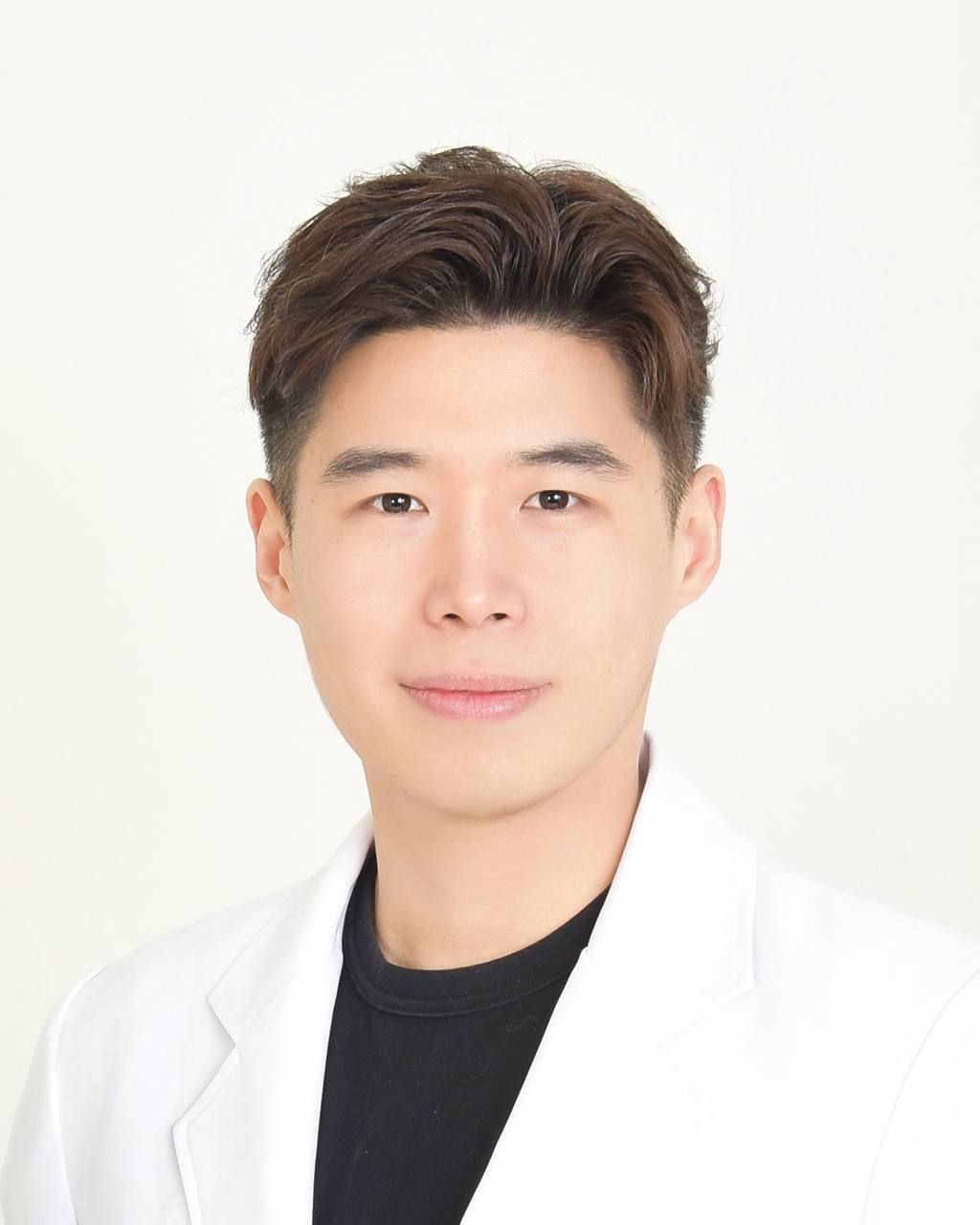 본아한의원 대표원장 지현우 진료 모습