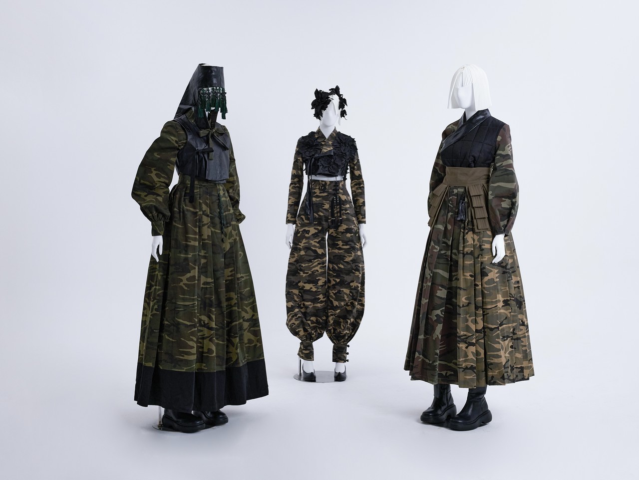 Grand Prize, Hanbok Design Project ( Minister of Culture, Sports and Tourism Award )