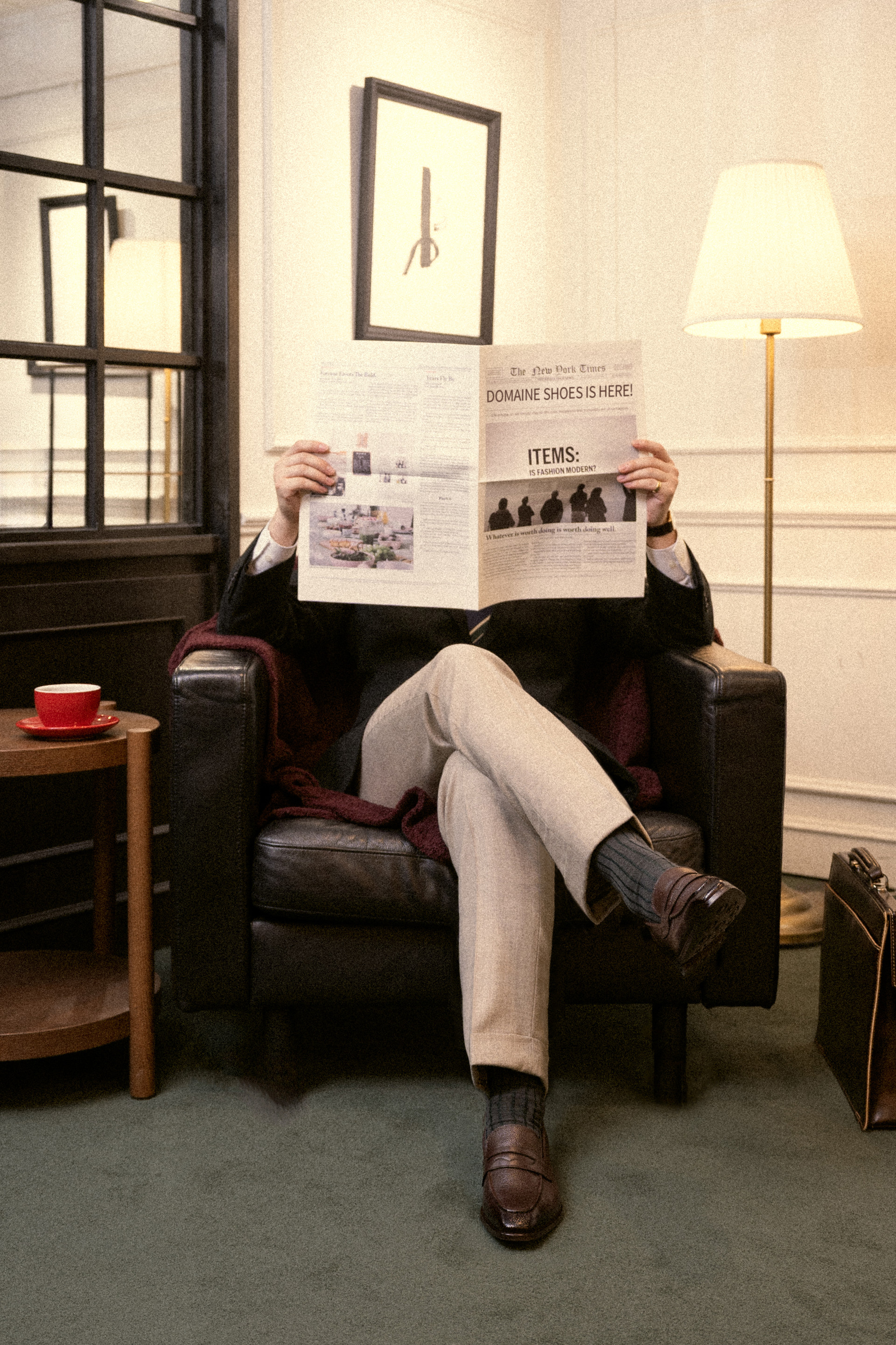 <div style="padding: 20px; text-align: left; color: white;">   <p>     <span style="font-size: 20px; font-weight: bold;">Andrew </span>     <span style="font-size: 15px; font-weight: regular;">Loafer</span>   </p>   <p>정제된 실루엣이 돋보이는 도멘슈즈의 베스트셀러</p> <br>  <button class="custom-button">Shop</button> </div>  <style>   .custom-button {     padding: 10px 40px;     font-size: 14px;     background-color: transparent;     color: white;     border: 1px solid white;     border-radius: 0;     cursor: pointer;     transition: background-color 0.3s;   }    .custom-button:hover {     background-color: #ae0e0e;   } </style>