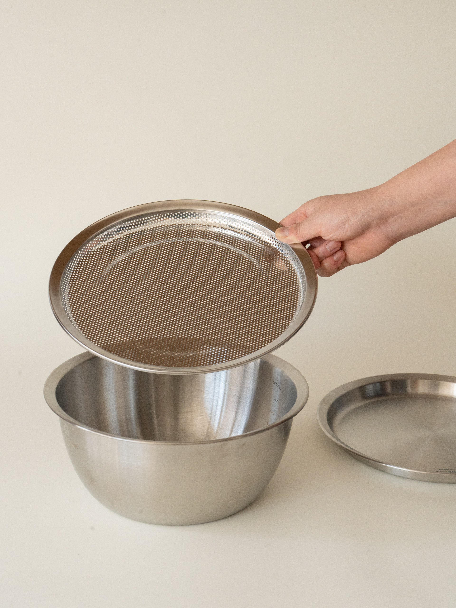 <span style="   line-height: 1em;   font-size: 14px;   letter-spacing: 0.5px;   border: 1px solid white;   margin-bottom: 10px;   padding: 8px;   display: inline-block; ">Life Edition</span><br>NEW IN<br>Kitchen Tools