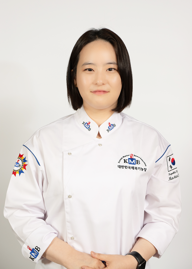 국제교류위원장 강경원