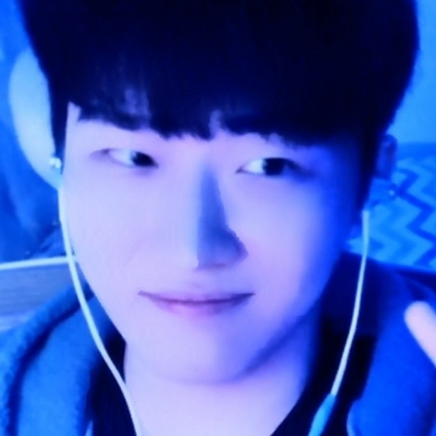 <B>송사리