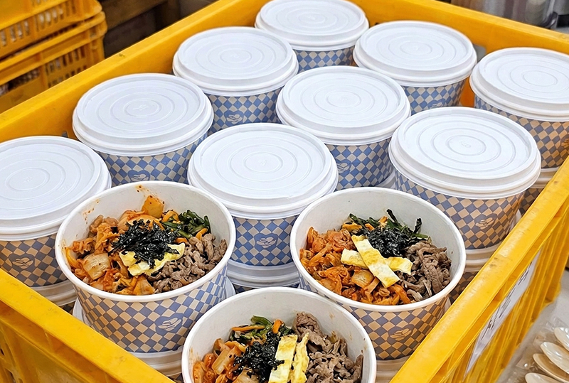 서울역 컵밥 나눔 현장
