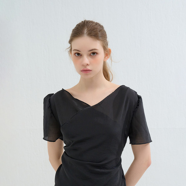 STRIPE WRAP SHIRRING BLOUSE BLACK 상세 이미지