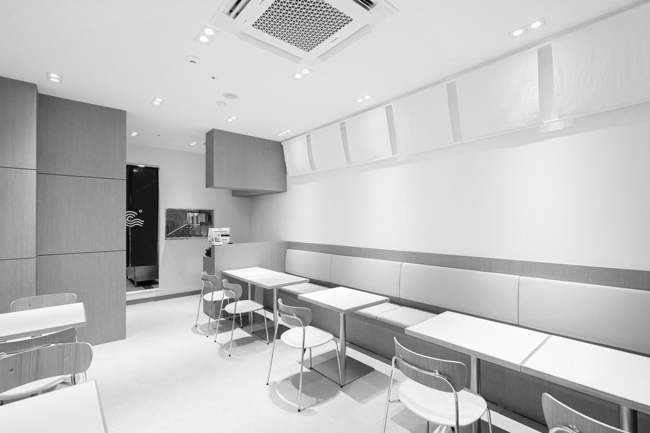 진짜전복 매장 F&B 인테리어 — 식음료 브랜드 공간 설계 및 시공 워크스페이스그룹