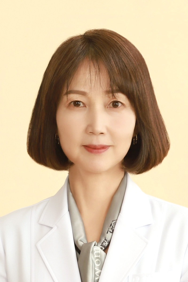 필진4