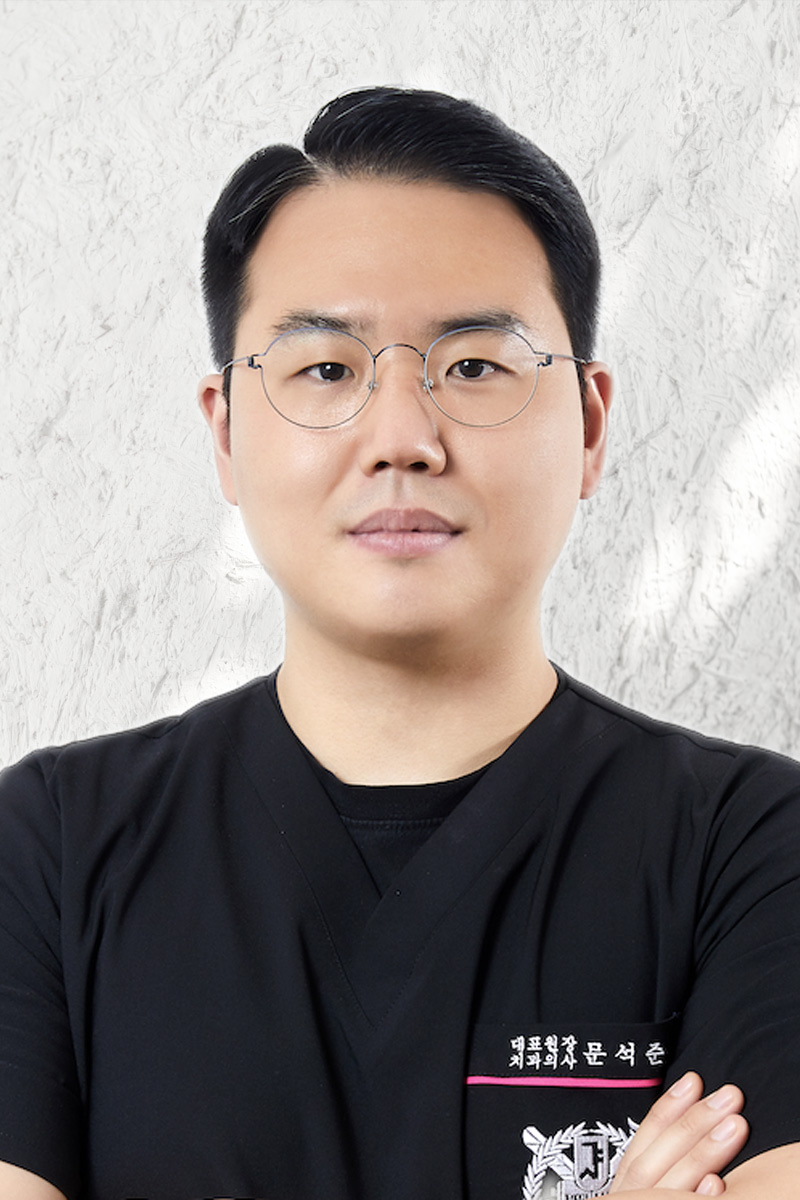 필진21
