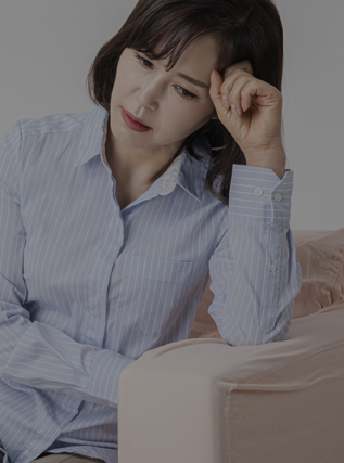 <div class="gallery-text">       <div class="title">갱년기<br>항노화치료</div>       <div class="more">more <img src="https://cdn.imweb.me/thumbnail/20260512/c90c957453796.png" alt="→" class="more-arrow"></div>     </div>