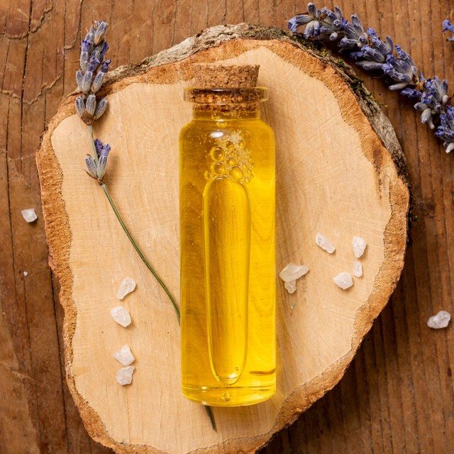 LAVANDULA ANGUSTIFOLIA (LAVENDER) OIL