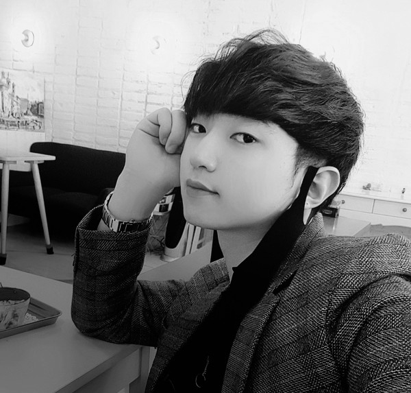 <p style="  margin-bottom:-10px;">민장준</p><h5 style="line-height: 0.8; margin-bottom:0px;"><strong> Min JangJun</strong></h5>