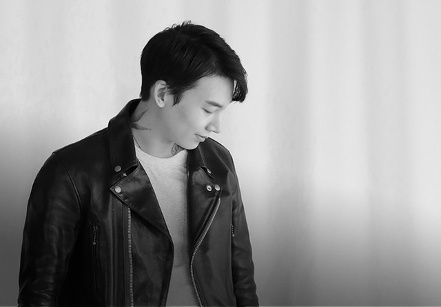 <p style="  margin-bottom:-10px;">김경준</p><h5 style="line-height: 0.8; margin-bottom:0px;"><strong> Kim KyeongJun</strong></h5>