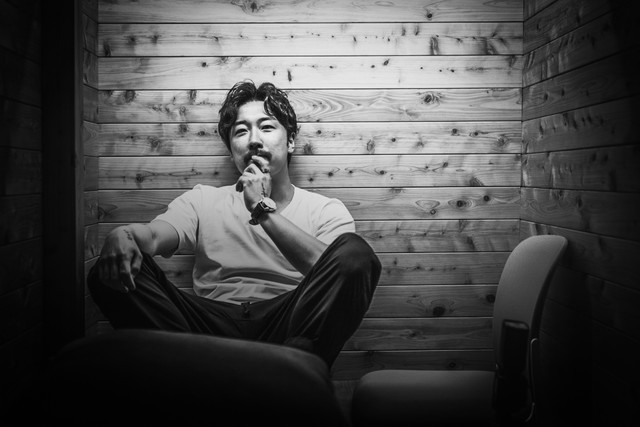 <p style="  margin-bottom:-10px;">이승철</p><h5 style="line-height: 0.8; margin-bottom:0px;"><strong>Lee SeungChul</strong></h5>
