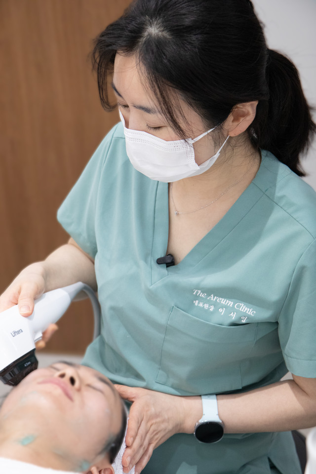 안전과 자연스러운 결과를 <br>우선으로 세심하게 진행합니다 </p> 