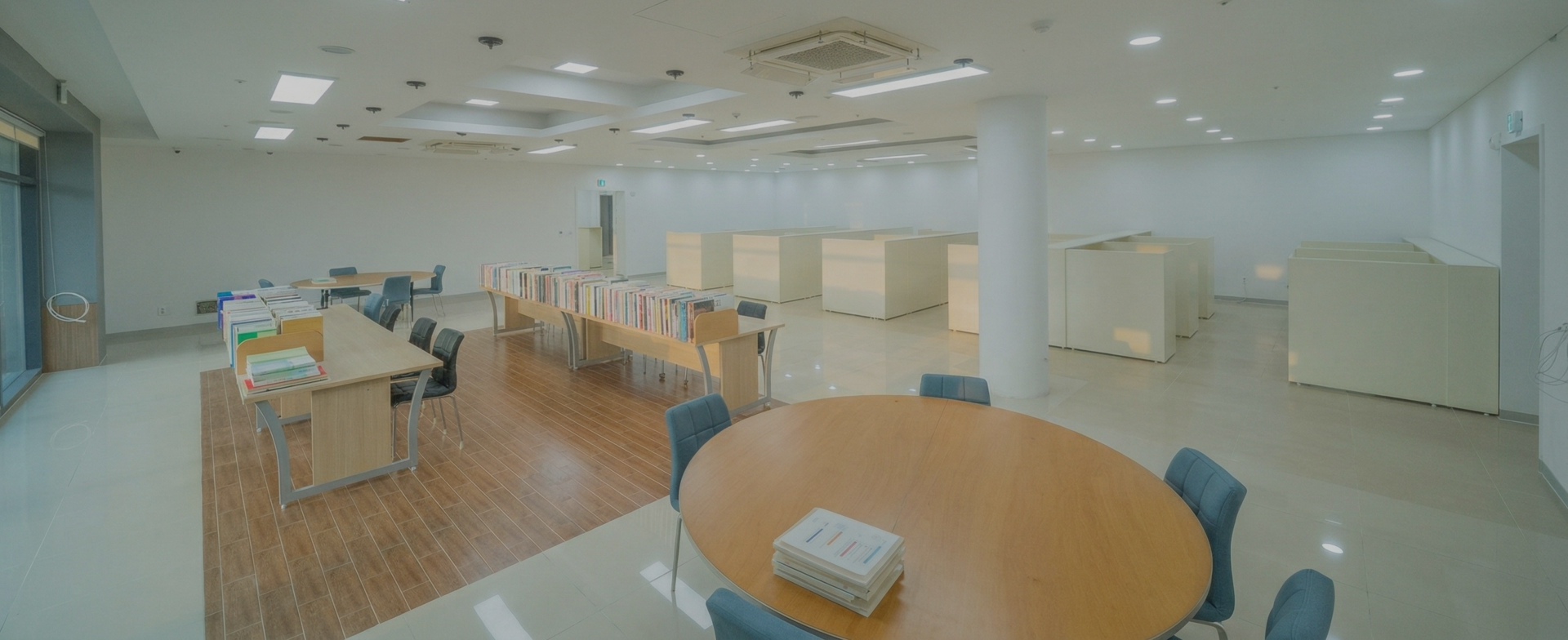 <!-- ✅ 아임웹 커스텀 HTML 위젯 — 독립 칸막이 개인 자습 공간 -->  <style>   #study-block * {     box-sizing: border-box !important;     margin: 0 !important;     padding: 0 !important;   }   #study-block {     width: 100% !important;     padding: 48px 40px !important;     font-family: 'Noto Sans KR', 'Apple SD Gothic Neo', sans-serif !important;   }    /* 배지 */   #study-block .badge {     display: inline-flex !important;     align-items: center !important;     gap: 6px !important;     background: rgba(255,255,255,0.15) !important;     border: 1px solid rgba(255,255,255,0.3) !important;     border-radius: 999px !important;     padding: 5px 14px !important;     font-size: 13px !important;     font-weight: 500 !important;     color: #ffffff !important;     margin-bottom: 20px !important;     letter-spacing: 0.02em !important;   }   #study-block .badge-icon {     font-size: 14px !important;   }    /* 메인 제목 */   #study-block h2 {     font-size: clamp(24px, 4vw, 44px) !important;     font-weight: 800 !important;     color: #ffffff !important;     line-height: 1.2 !important;     letter-spacing: -0.03em !important;     word-break: keep-all !important;     margin-bottom: 16px !important;     font-family: 'Noto Sans KR', sans-serif !important;   }    /* 서브텍스트 */   #study-block .sub {     font-size: clamp(12px, 1.5vw, 15px) !important;     color: rgba(255,255,255,0.75) !important;     font-weight: 400 !important;     letter-spacing: 0.01em !important;     line-height: 1.6 !important;     word-break: keep-all !important;   }   #study-block .sub span {     margin: 0 4px !important;     color: rgba(255,255,255,0.45) !important;   }    /* 모바일 */   @media (max-width: 480px) {     #study-block {       padding: 36px 24px !important;     }   } </style>  <div id="study-block">    <div class="badge">   열람실 · 도서관   </div>    <h2>오픈 열람실</h2>    <p class="sub">     원형 그룹 테이블     <span>·</span>     개인 학습 테이블     <span>·</span>     다양한 참고서 및 도서 비치  </p>  </div>