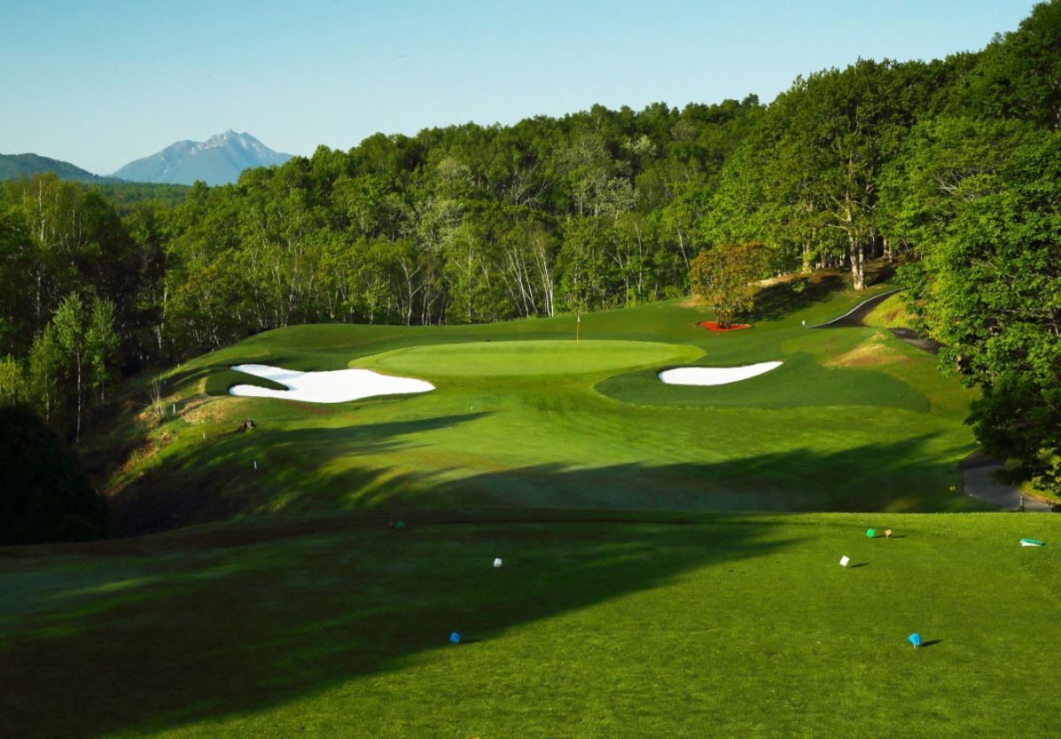 일본골프 홋카이도 북해도 골프 54홀 4일 삿포로시내숙박 컨트리클럽 명문 JLPGA 삿포로에서 가까운 골프장 마코마나이 히츠지가오카 타키노 컨트리클럽 일본여름골프