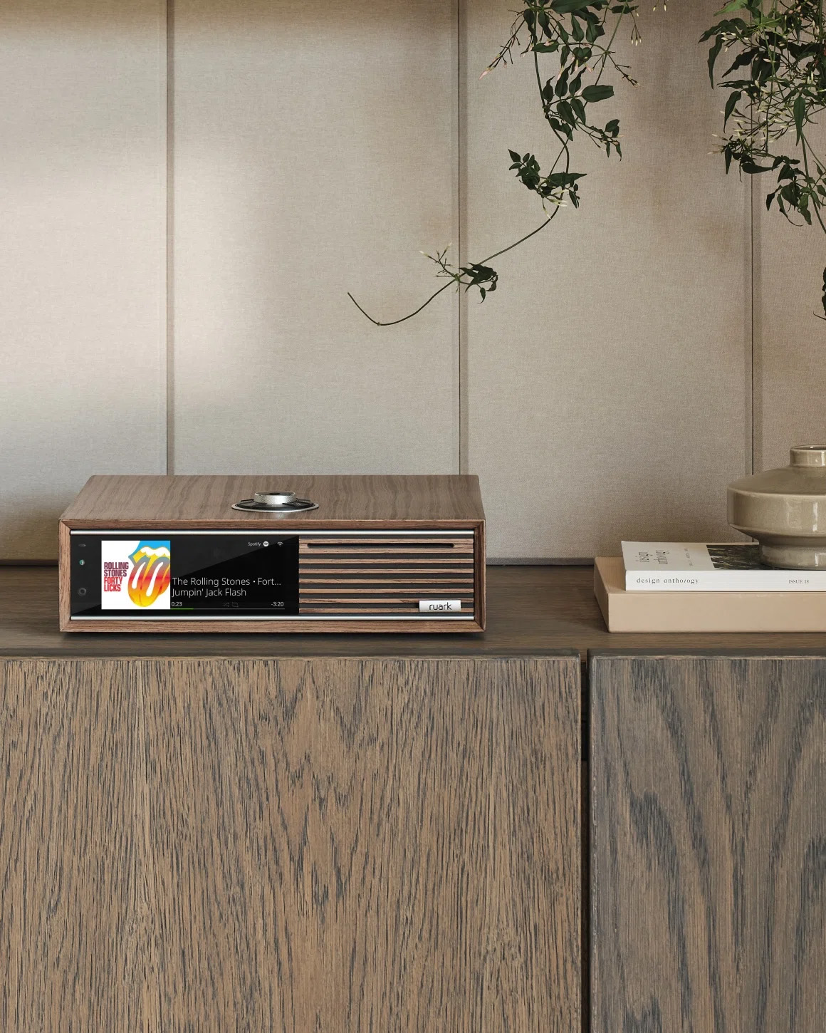 <p style="font-weight: bold;">R710 CD Hi-Fi Console