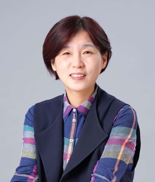 -<br><strong>서복경</strong> <br> <span style="font-size:14px;">더가능연구소 대표</span>