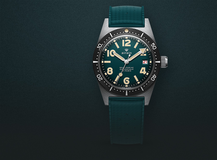 <p style="margin-left:10px;     font-size:40px;     font-weight:600;     line-height:1.2;     margin-bottom:30px;     color:#fff; "> Ocean Green</p>  <p style="     margin-left:10px;     line-height:1.6;     color:#e9e9e9; ">대담하고 현대적인 선택인 이 모델은 햇빛이 내리쬐는 연안 바다의 역동적인 색조를 담아낸 활기찬 그린 다이얼이 특징으로, 스포티함과 세련미를 동시에 선사하는 시계입니다.</p>