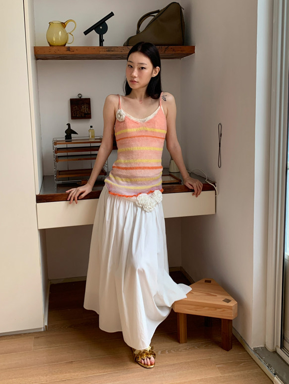 Discover a wardrobe that embodies understated <p>luxury where minimalism meets femininity, <p> and style meets ease.