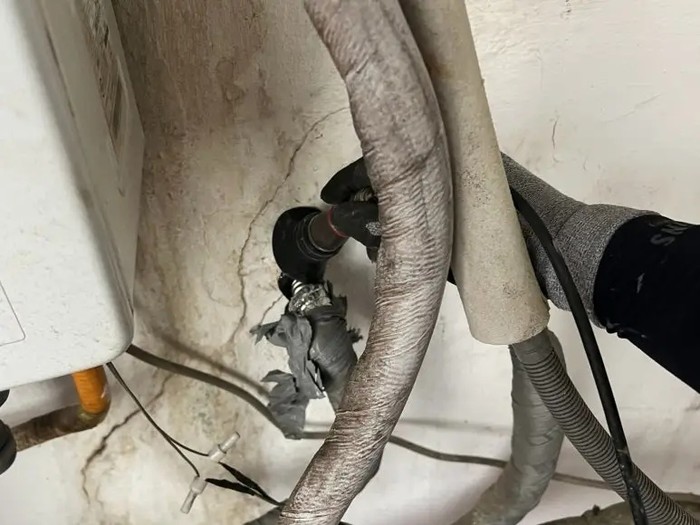 배관 누수 현장 사진
