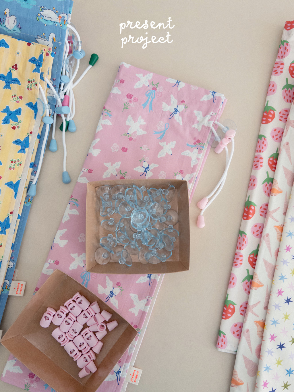 petite car curtain : present project