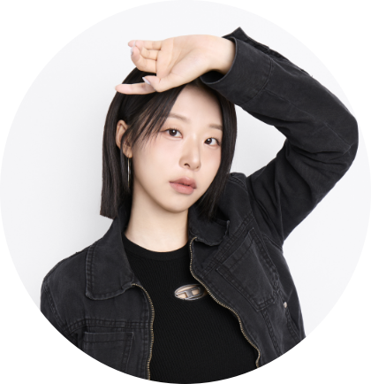<b>YOON JUNG</b>