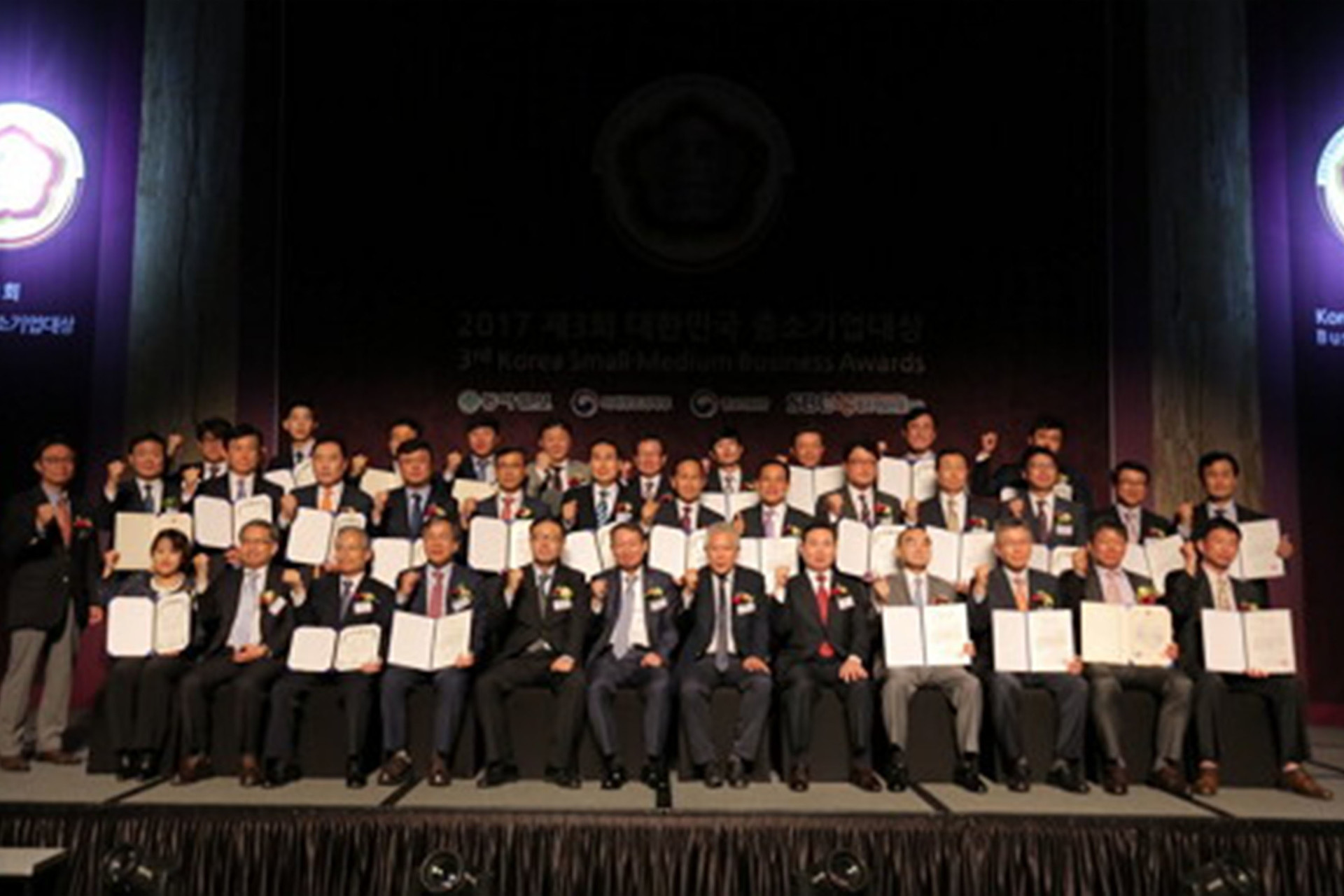 Won the Gold Prize at the Korea International Women’s Invention Exposition and the Korea SME Grand Award